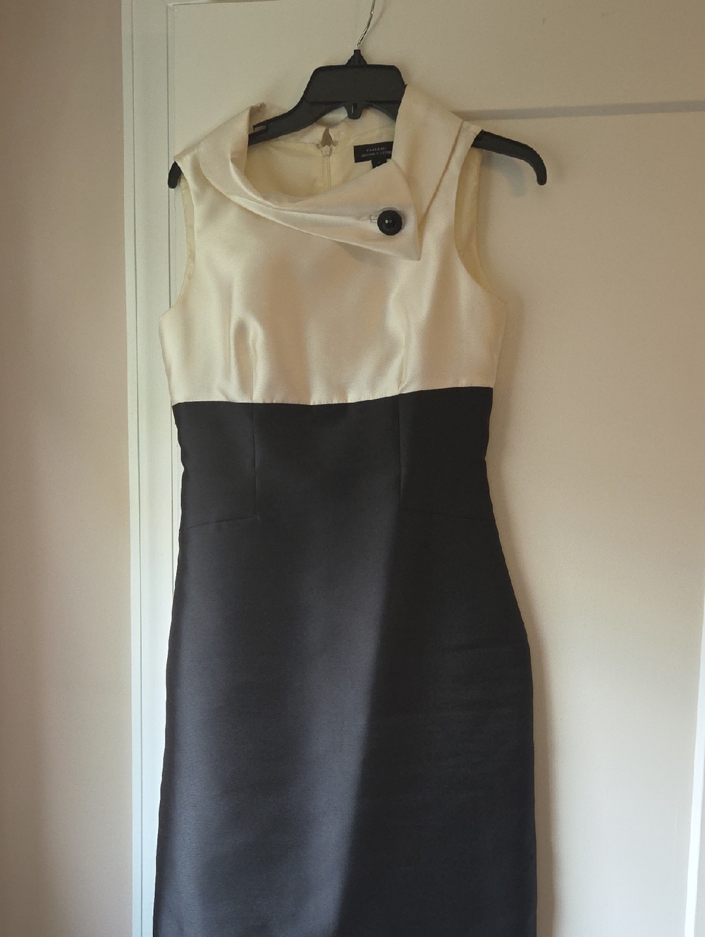 Tahari Arthur Levine Colorblock Ivory and Black Sheath Dress